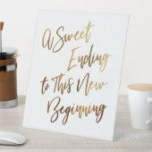 この新しい始めの金ゴールドに甘いシンプル結末 台座サイン (インサイチュ)