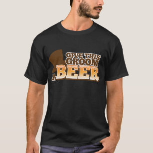 この新郎にビール結婚式の結婚ビールを与えて下さい Tシャツ