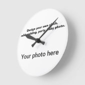 この時計に自分の特別な写真を追加する。 ラウンド壁時計 (傾斜)