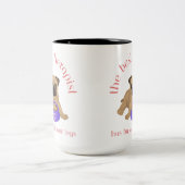 この最高のセラピストは毛が生え足が四つある ツートーンマグカップ (中央)