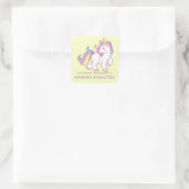 この本はピンク色の可愛いユニコーン黄色だ スクエアシール (バッグ)