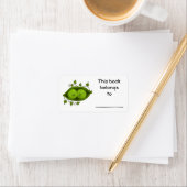 この本はポッドに入ったエンドウ豆が二つ入っている ラベル (インサイチュ)