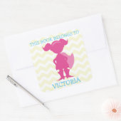 この本は女の子スーパーヒーローパーソナライズされたのものだ スクエアシール (封筒)