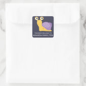 この本は紫色のかわいいカタツムリに属している スクエアシール (バッグ)