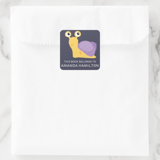 この本は紫色のかわいいカタツムリに属している スクエアシール (バッグ)