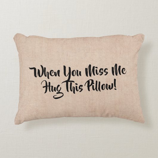 この枕恋しく思を抱き締める – または文字を変更 アクセントクッション (正面)