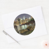 この棒はブルックリン公園にある ラウンドシール (封筒)