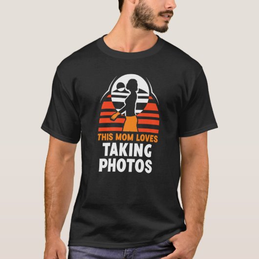 この母は写真撮影カメラPhが大好き Tシャツ (正面)