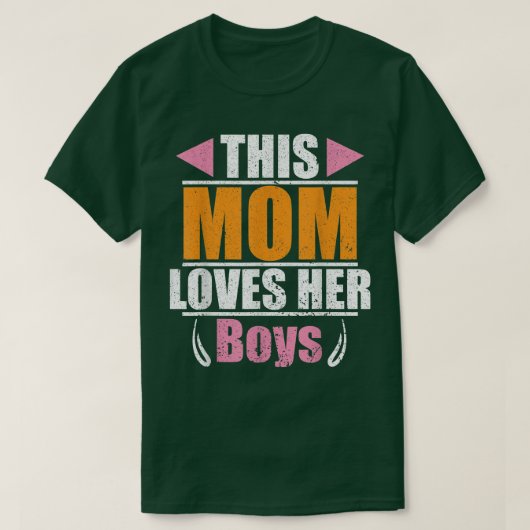 この母は男の子を愛している Tシャツ (デザイン正面)