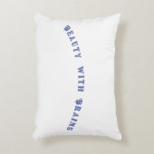 この毛羽立った枕は心地よく安心できる アクセントクッション (正面(垂直))