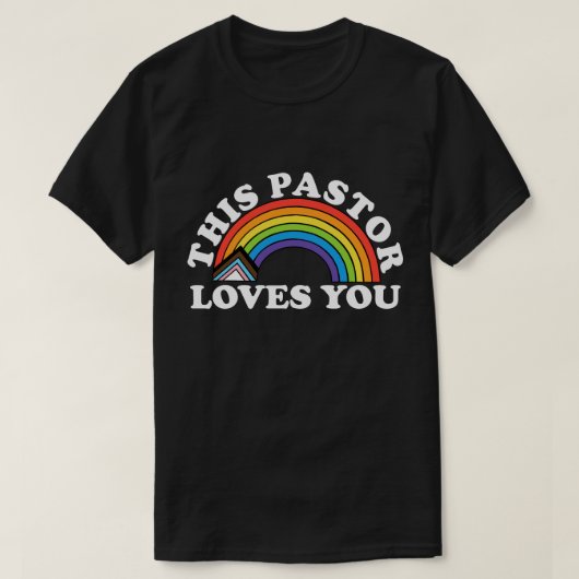 この牧師はLGBTを肯定する教会を愛している Tシャツ (デザイン正面)