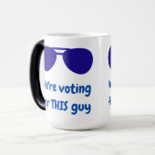 この男のために投票してる モーフィングマグカップ (正面左)