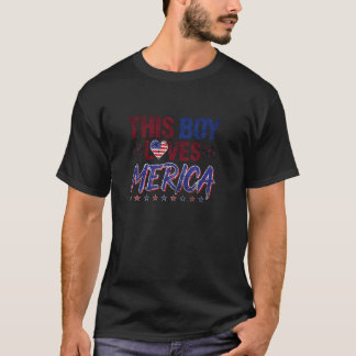 この男の子はアメリカ合衆国国旗を愛している Tシャツ