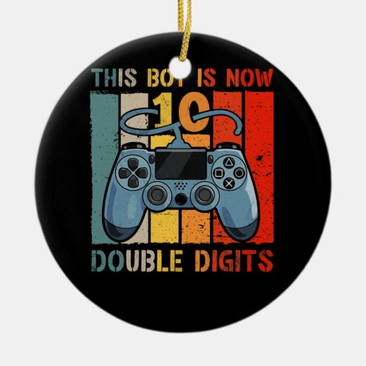 この男の子は今10歳の少年の2桁である セラミックオーナメント (正面)