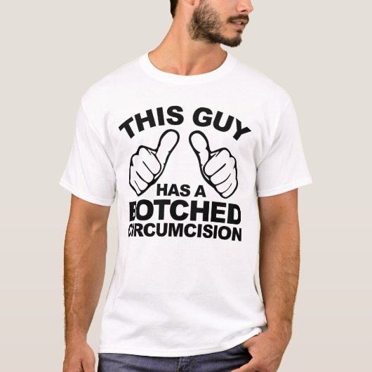 この男は恥ずかしい包皮を持っている Tシャツ (正面)