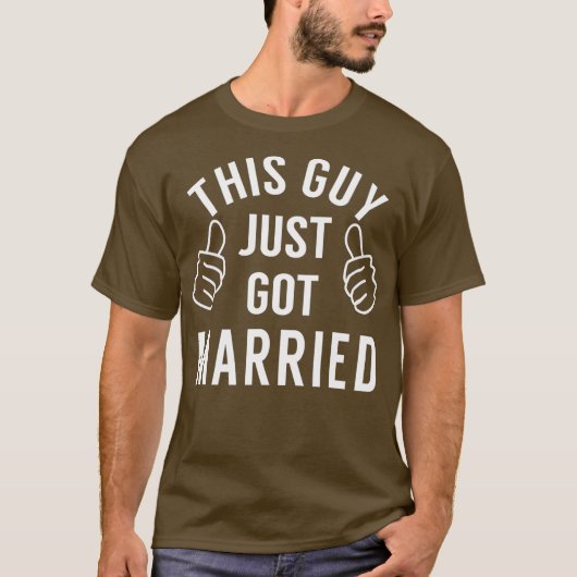 この男、ついに入籍したんだ！　入籍　おめでとう Tシャツ (正面)