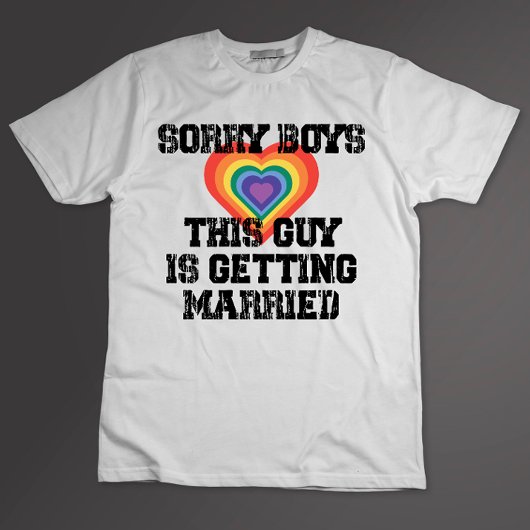 この男、ゲイの結婚式に出席するんだ、悪いな少年たち Tシャツ