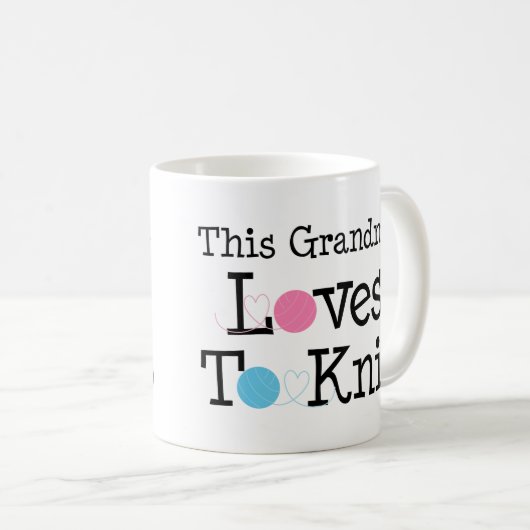 この祖母は編むことを愛します コーヒーマグカップ (正面右)