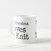 この祖母は編むことを愛します コーヒーマグカップ (正面左)