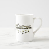 この祖母は魅力的maです ボーンチャイナマグカップ (右)