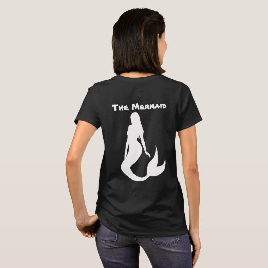 この美しい人魚は、塩辛い海賊を見つけた Tシャツ (裏面フル)