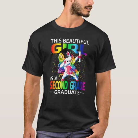 この美しい女の子は小学2年生の卒業ユニ Tシャツ (正面)