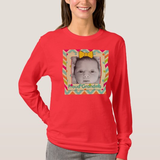 この誇り高きおばあちゃんのTシャツをカスタマイズしよう Tシャツ (正面)