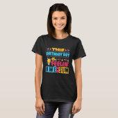 この誕生日少年は畏敬の念を抱く科学誕生 Tシャツ (正面フル)