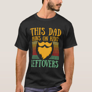 この走パパは子供の残り親の家族ママ Tシャツ