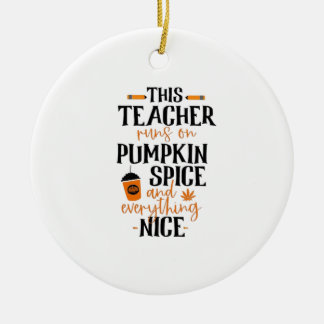 この走先生はカボチャの香辛料とすべてだ セラミックオーナメント