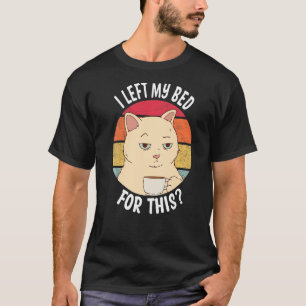 この離れコーヒー猫の為にベッドを使った Tシャツ