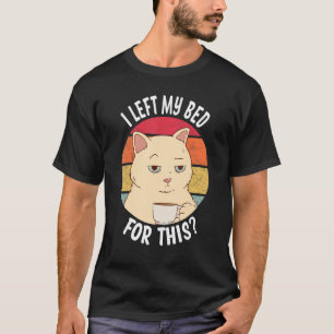 この離れコーヒー猫の為にベッドを使った Tシャツ