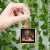 この離れハロウィンの後ろのおもしろい犬 キーホルダー (手)