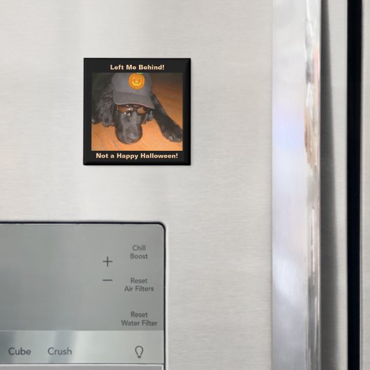 この離れハロウィンの後ろのおもしろい犬 マグネット (インサイチュ (冷蔵庫))