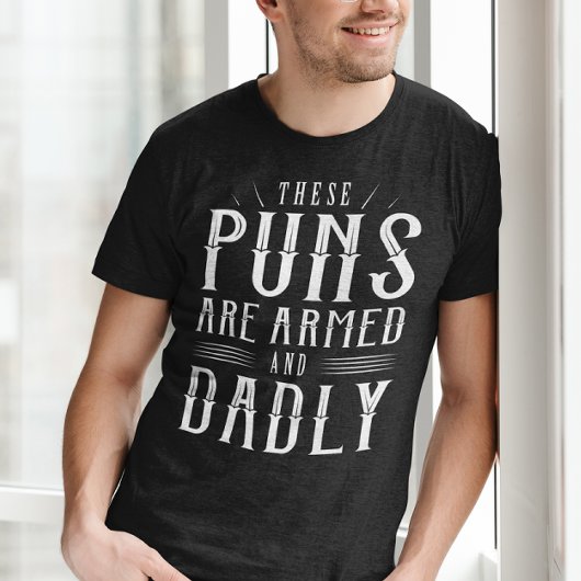 この駄洒落は武器を持っていてダッドだ Tシャツ