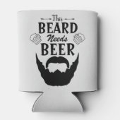 この髭は彼におもしろいビールの贈り物が必要だ 缶クーラー (裏面)