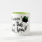 この魔女のビールにもっとジンが必要だ! ツートーンマグカップ (中央)