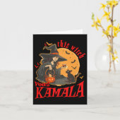 この魔女はカマラウィッチハロウィーンフェミニストに投票 カード (黄色い花)