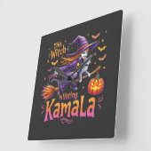 この魔女はカマラキャットレディーハリスに投票している スクエア壁時計 (傾斜)