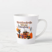 この魔女はコショウの前にコーヒーが必要だ カフェラテマグ (右)