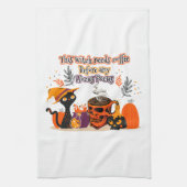 この魔女はコショウの前にコーヒーが必要だ キッチンタオル (縦)