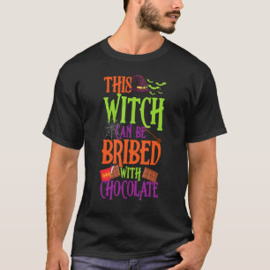 この魔女はチョコレートハルを抱え不気味られる Tシャツ
