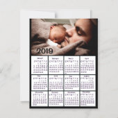 この黒い2019カレンダーに写真を追加 マグネット招待状 (正面)