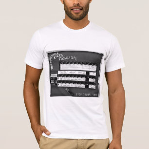 この[投票の]機械はファシストのティーを殺します Tシャツ