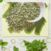 こぼれたスプリットエンドウ豆の写真 キッチンタオル (折り畳み)