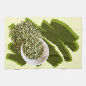 こぼれたスプリットエンドウ豆の写真 キッチンタオル (横)