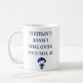 こもしここ読の船を横取りしておもしろいくれ コーヒーマグカップ (左)