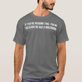 こもしこ読こ近すぎて彼はギアーだ Tシャツ