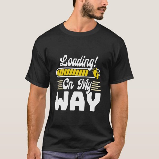 これからママになる人 ローディング中 妊娠 面白い Tシャツ (正面)