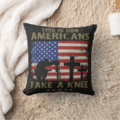 これがアメリカ人の膝の使い方だ クッション (ブランケット)